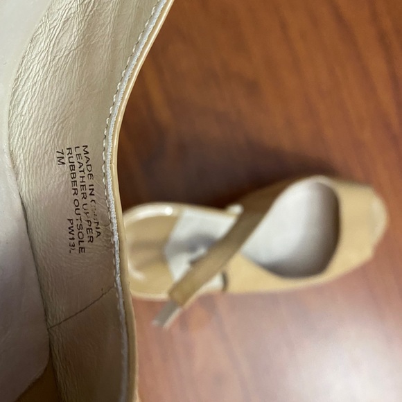 MICHAEL KORS Vivian Nude Peep Toe Wedges - Picture 4 of 4